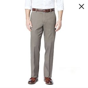 NEW Dockers Easy Stretch Men's Classic Fit Flat Front Gray Khaki Pants 32x34